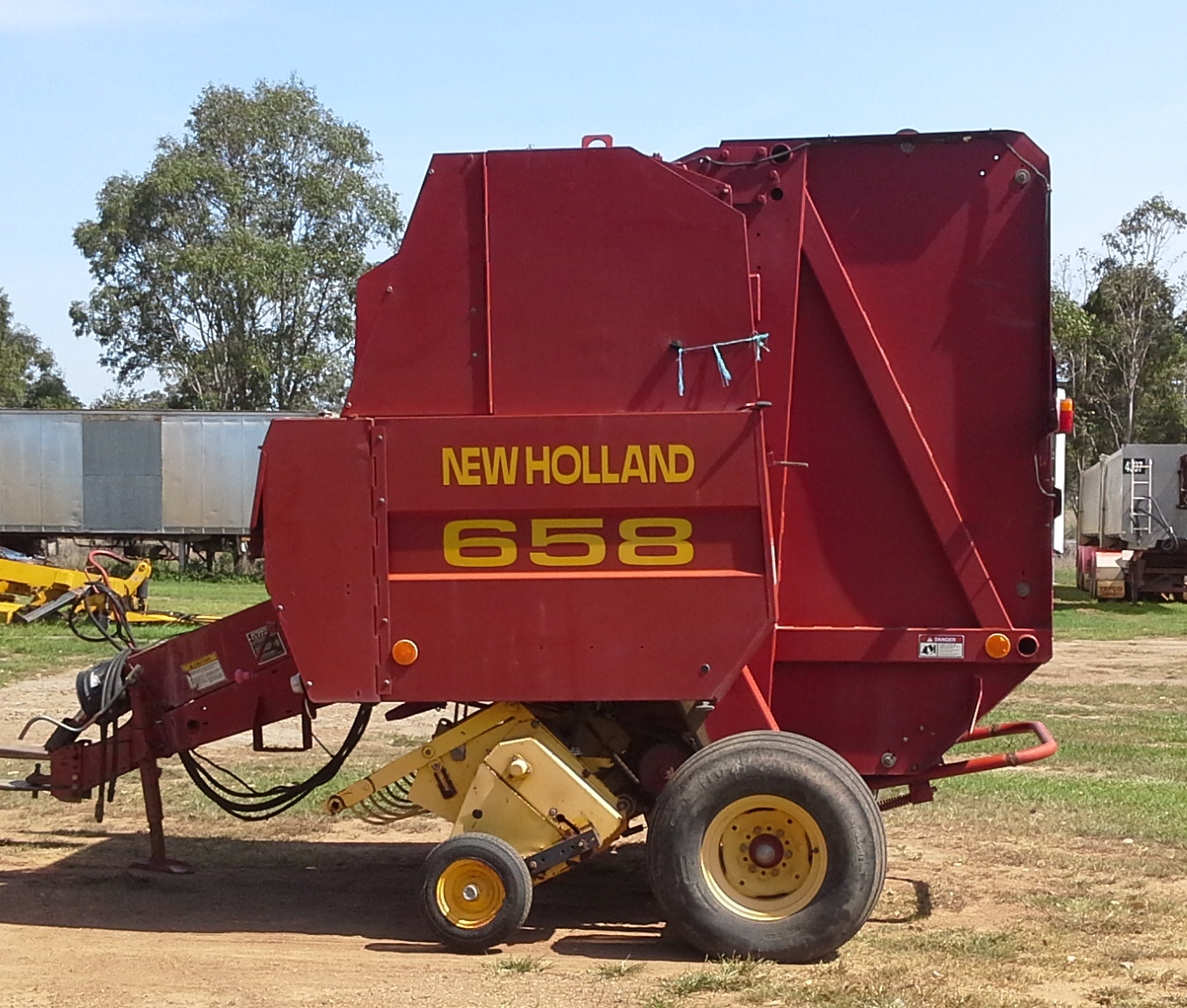 NEW HOLLAND 658 ROUND BALER JHMD5037953 JUST HEAVY EQUIPMENT